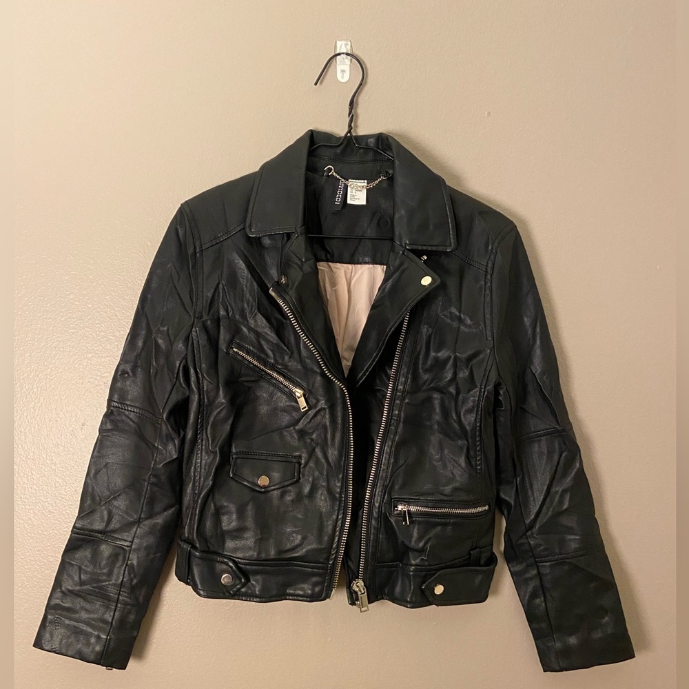 Divided leather jacket